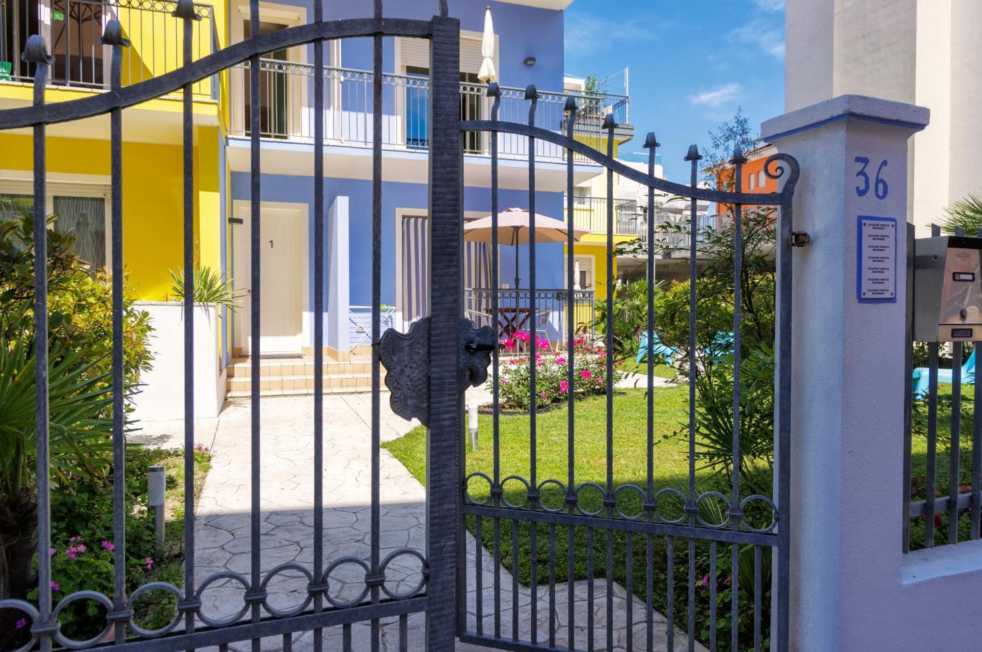 Residence Amarein Каорле Екстериор снимка