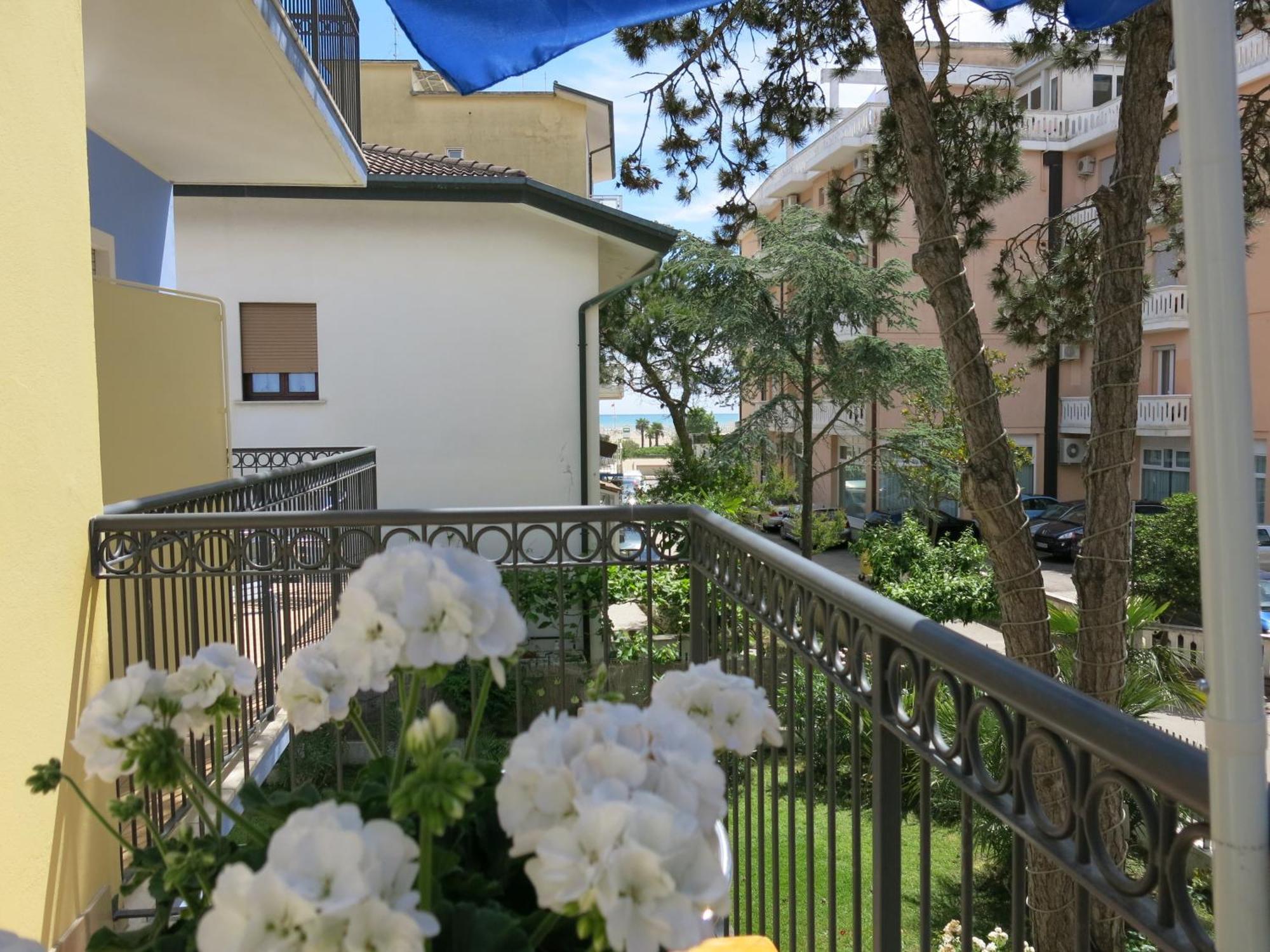 Residence Amarein Каорле Екстериор снимка
