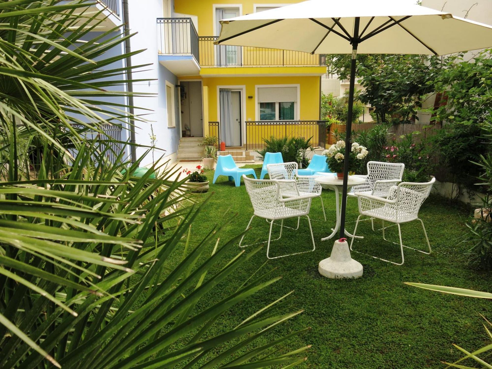 Residence Amarein Каорле Екстериор снимка