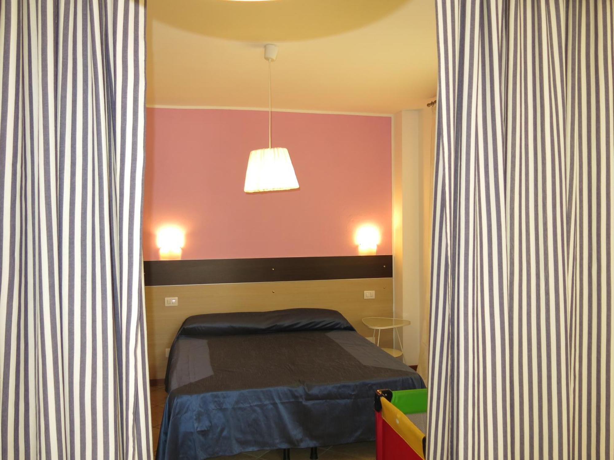 Residence Amarein Каорле Екстериор снимка